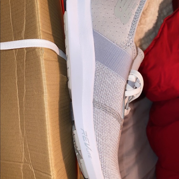 New balance women’s shoes - Picture 2 of 7
